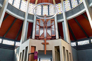 Auferstehungskirche Kuppel und Orgel